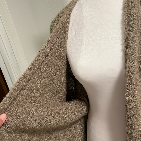 GAP cozy mid length sweater size L no damage good condition smoke free home - Picture 3 of 5